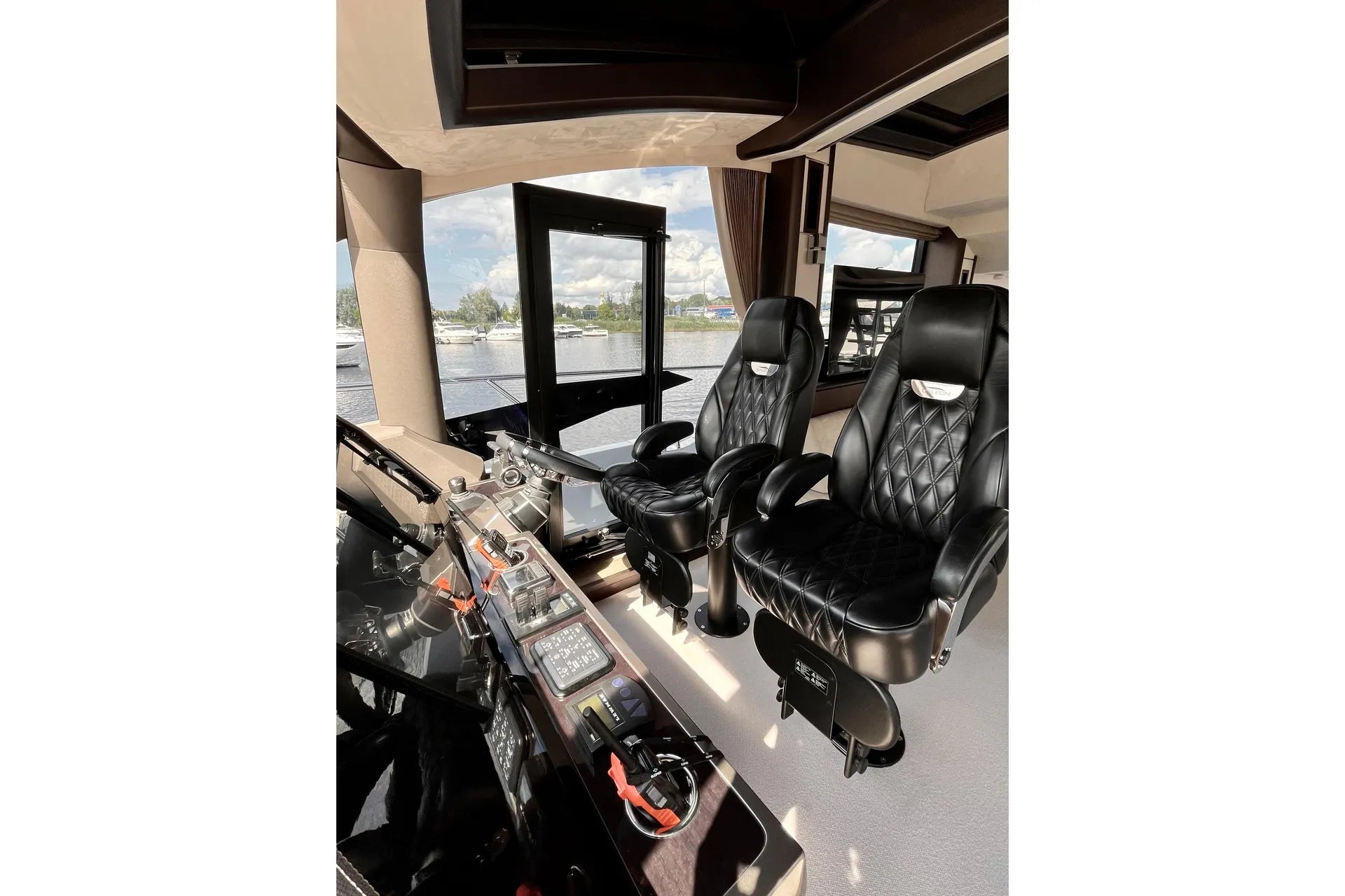 GALEON 700 SKY