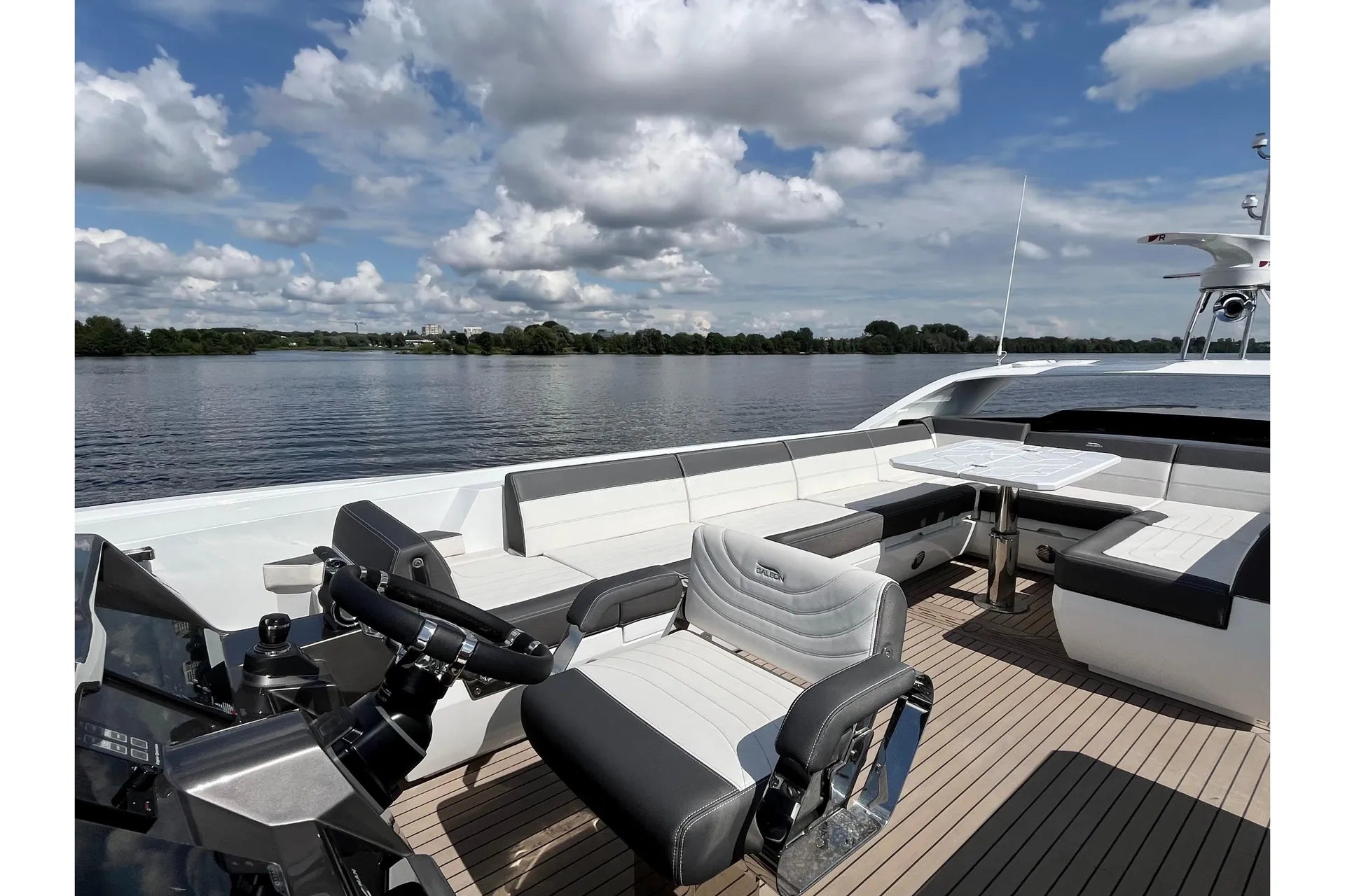 GALEON 700 SKY