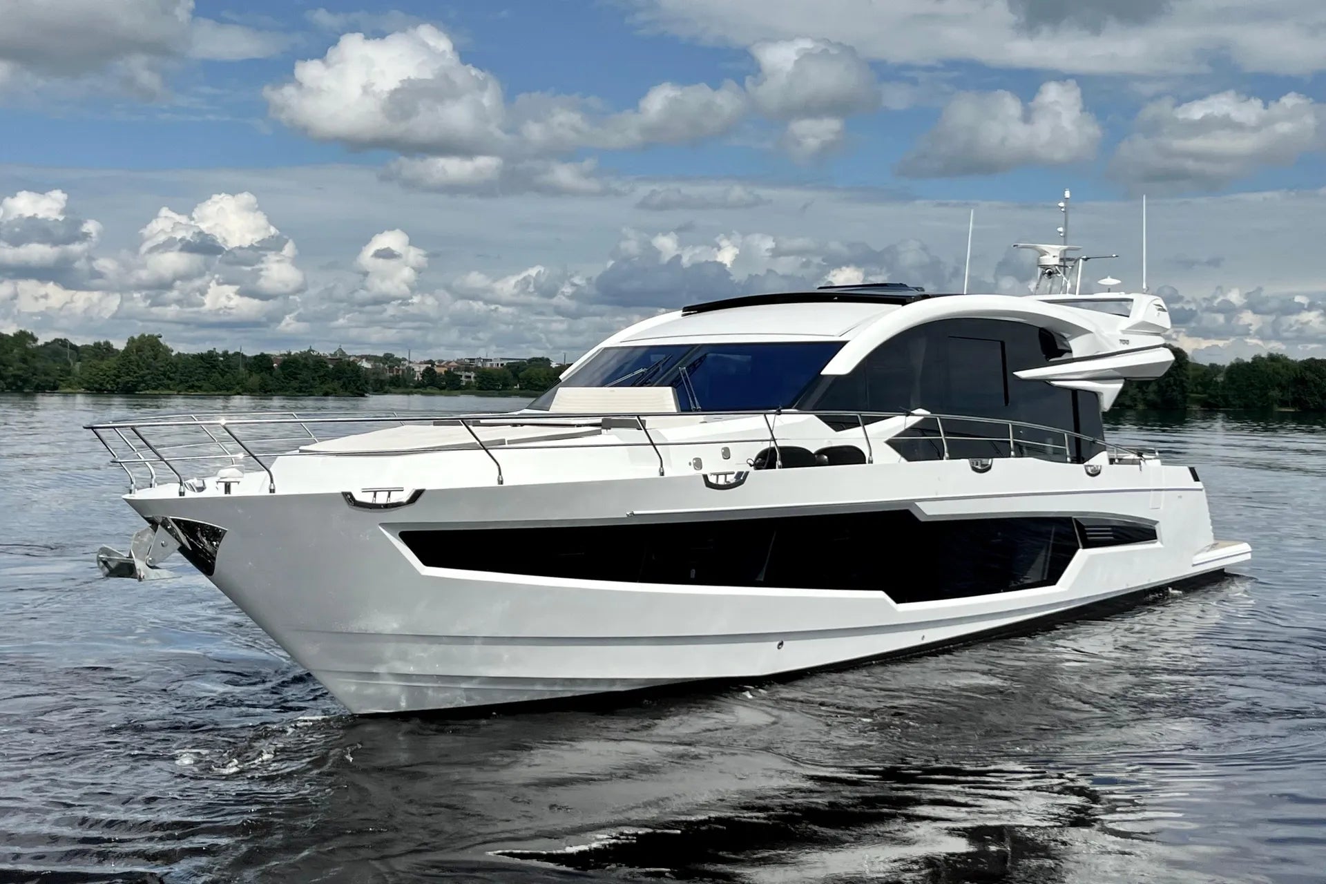 GALEON 700 SKY